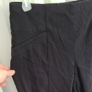 Pull on black stretch capris